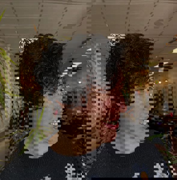 Teksturowany, krótki pixie z miękkimi krawędziami Teksturowany, krótki pixie z miękkimi krawędziami